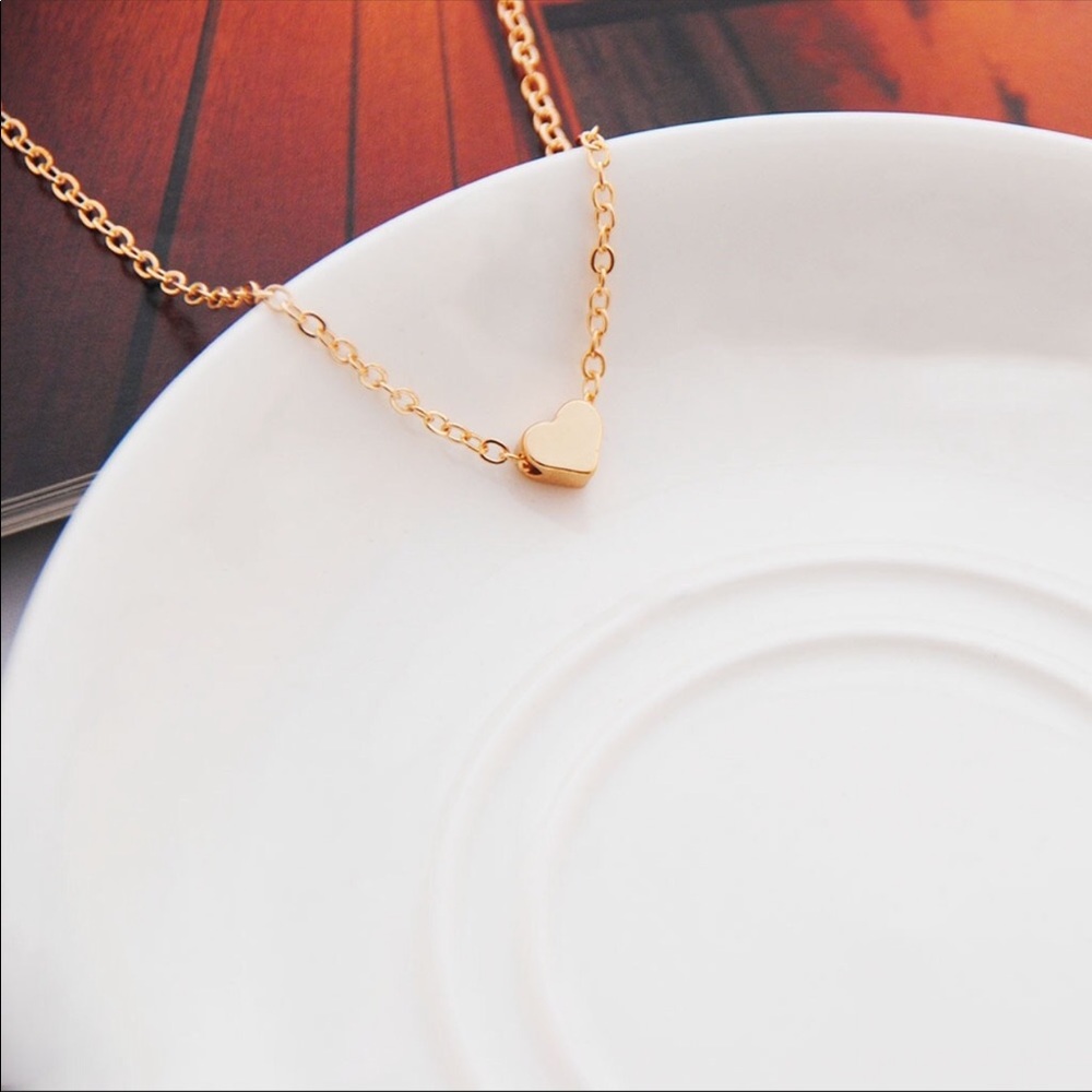 Trendy Simple Gold Heart Necklace - Picture 7 of 8